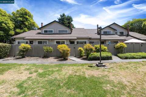 6452 Meadow Pines Ave, Rohnert Park, CA 94928