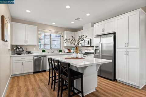 101 Laurel Knoll Dr, Martinez, CA 94553