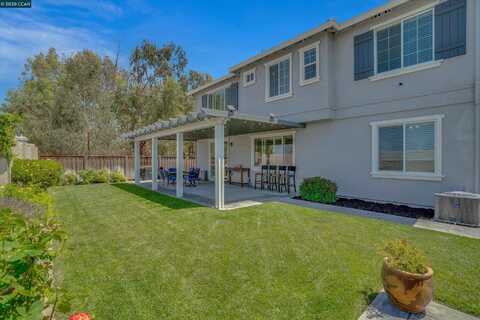 38 Pato Ct, Oakley, CA 94561