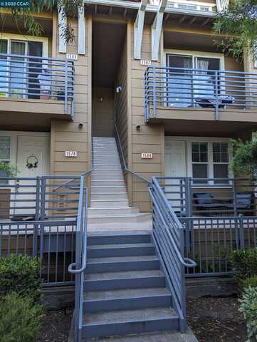 1582 Chandler St, Oakland, CA 94603