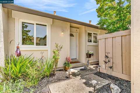 7 CLARK CREEK CIRCLE, Clayton, CA 94517