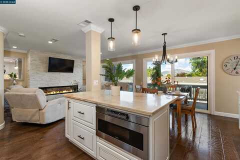 2400 Pine Knoll Dr, Walnut Creek, CA 94595