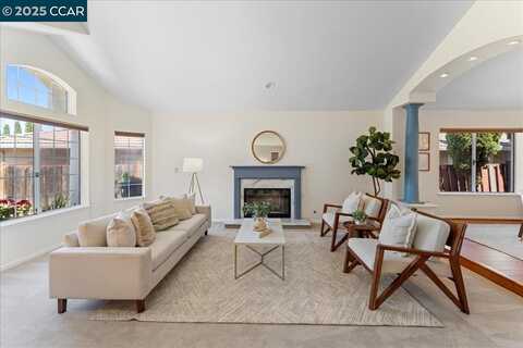 5378 Country View Dr, Richmond, CA 94803