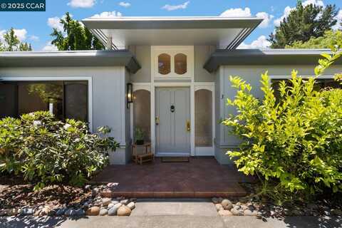 1501 Oakmont Dr, Walnut Creek, CA 94595