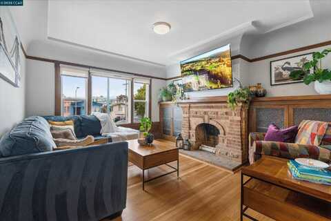 1118 GENEVA AVE, San Francisco, CA 94112