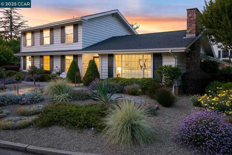 127 Brookfield Dr, Moraga, CA 94556