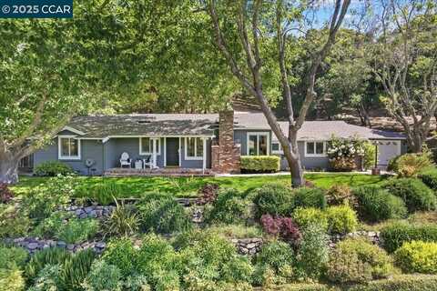 31 Parkway Ct, Orinda, CA 94563