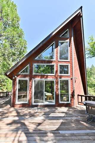 571 Mauna Kea Drive, Arnold, CA 95223