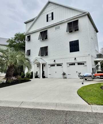 17 Carson Creek Dr., Murrells Inlet, SC 29576