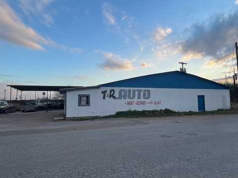307 N Oak Avenue, Hebbronville, TX 78361