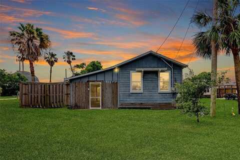 322 Tarrant Avenue, Port Aransas, TX 78373