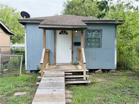 512 W Avenue F, Robstown, TX 78380