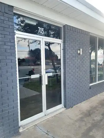 701 E San Patricio Avenue, Mathis, TX 78368