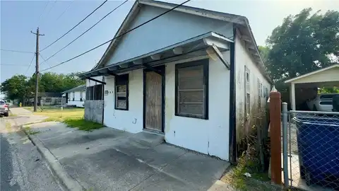 703-707 Francesca Street, Corpus Christi, TX 78405