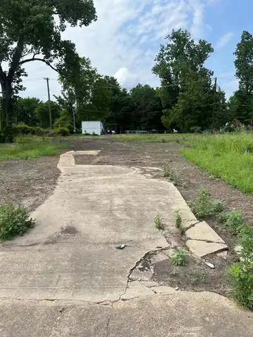 2804 E TYLER AVENUE, West Memphis, AR 72301