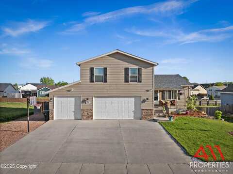 1304 Estes Ln -, Gillette, WY 82716