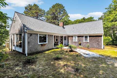 3 Five Corners Road, Centerville, MA 02632