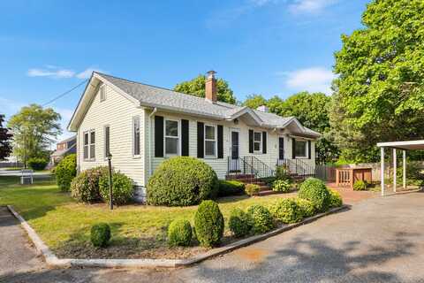 30 Terry Court, Hyannis, MA 02601