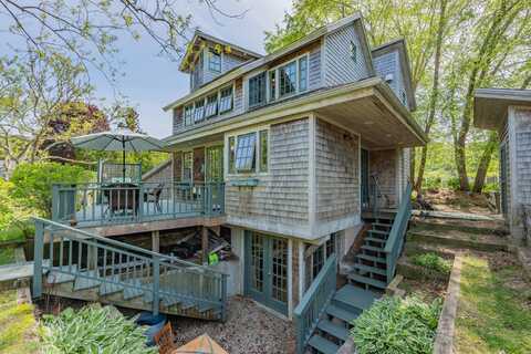 4 Holly Lane, West Harwich, MA 02671