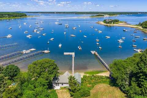 250 Scraggy Neck Road, Cataumet, MA 02534