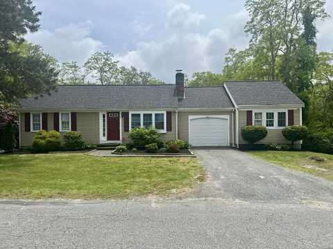 7 Ebenezer Road, Centerville, MA 02632