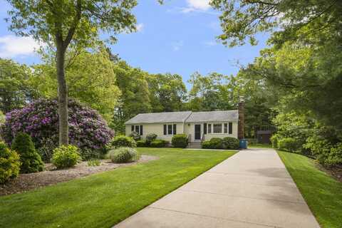 29 Braeburn Court, Hatchville, MA 02536