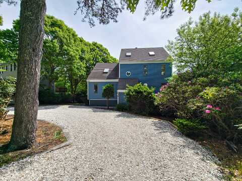 30 Norris Path, Teaticket, MA 02536