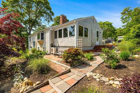 6 Paddock Drive, Harwich, MA 02645