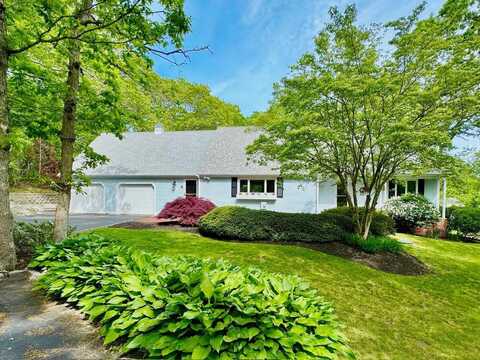 5 Horseshoe Circle, Sandwich, MA 02563