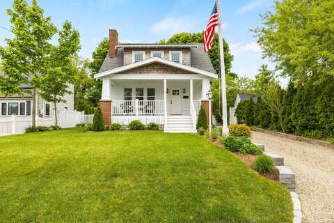 12 Dartmouth Street, Hyannis, MA 02601