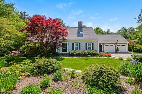 290 Cotuit Bay Drive, Cotuit, MA 02635