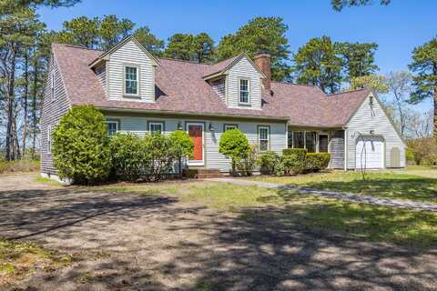 98 North Road, West Harwich, MA 02671