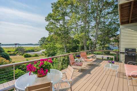 128 Whippoorwill Circle, Mashpee, MA 02649