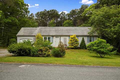 25 Liam Lane, Centerville, MA 02632