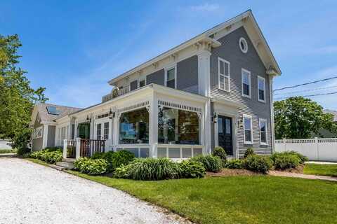 8 South Street, Dennis Port, MA 02639