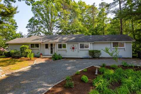 12 Running Light Way, Mashpee, MA 02649