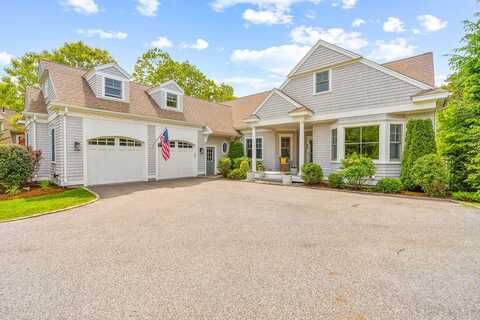 29 Flat Pond Circle, Mashpee, MA 02649