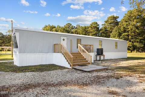 172 Hopkins Drive, Beaufort, NC 28516