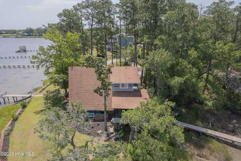 211 Fannie Creek Lane, Sneads Ferry, NC 28460