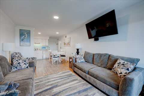 2008 E Ft Macon Road, Atlantic Beach, NC 28512
