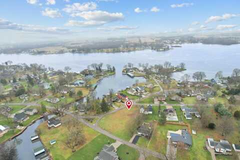 8 Lakeshore Drive W, Hebron, OH 43025