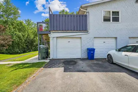 699 Cherry Hollow Road, Columbus, OH 43228