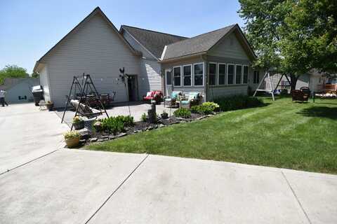 174 Applewood Drive, Pataskala, OH 43062