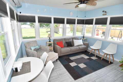 174 Applewood Drive, Pataskala, OH 43062