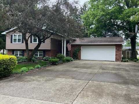 106 Meadow Way SW, Pataskala, OH 43062