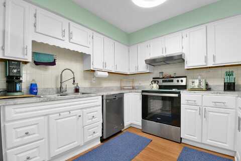 5885 Beechcroft Road, Columbus, OH 43229