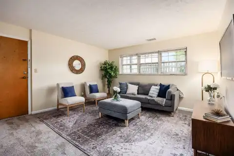 1530 Slade Avenue, Columbus, OH 43235