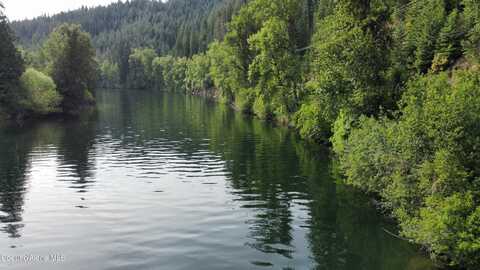 6686 St Joe River Rd, Saint Maries, ID 83861