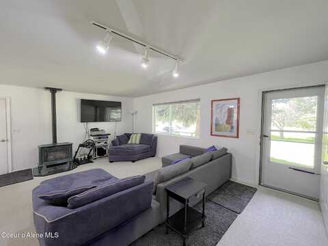 165 Meadowlark Dr, Sagle, ID 83860