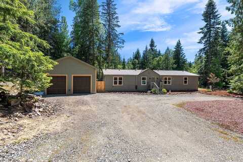 78 Wander Ln, Sagle, ID 83860